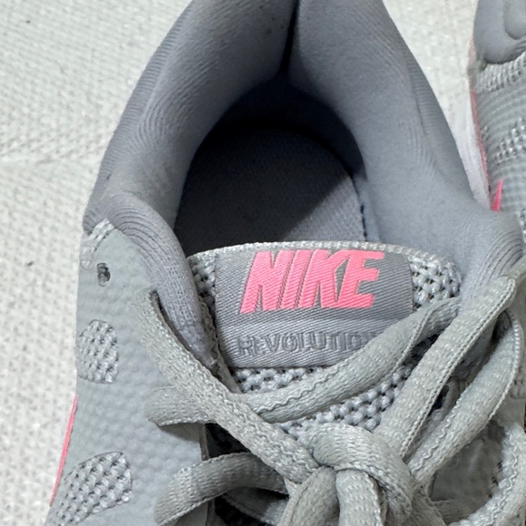 Nike Women's Athletic Shoes Gray with Pink Swoosh - Picture 3 of 5